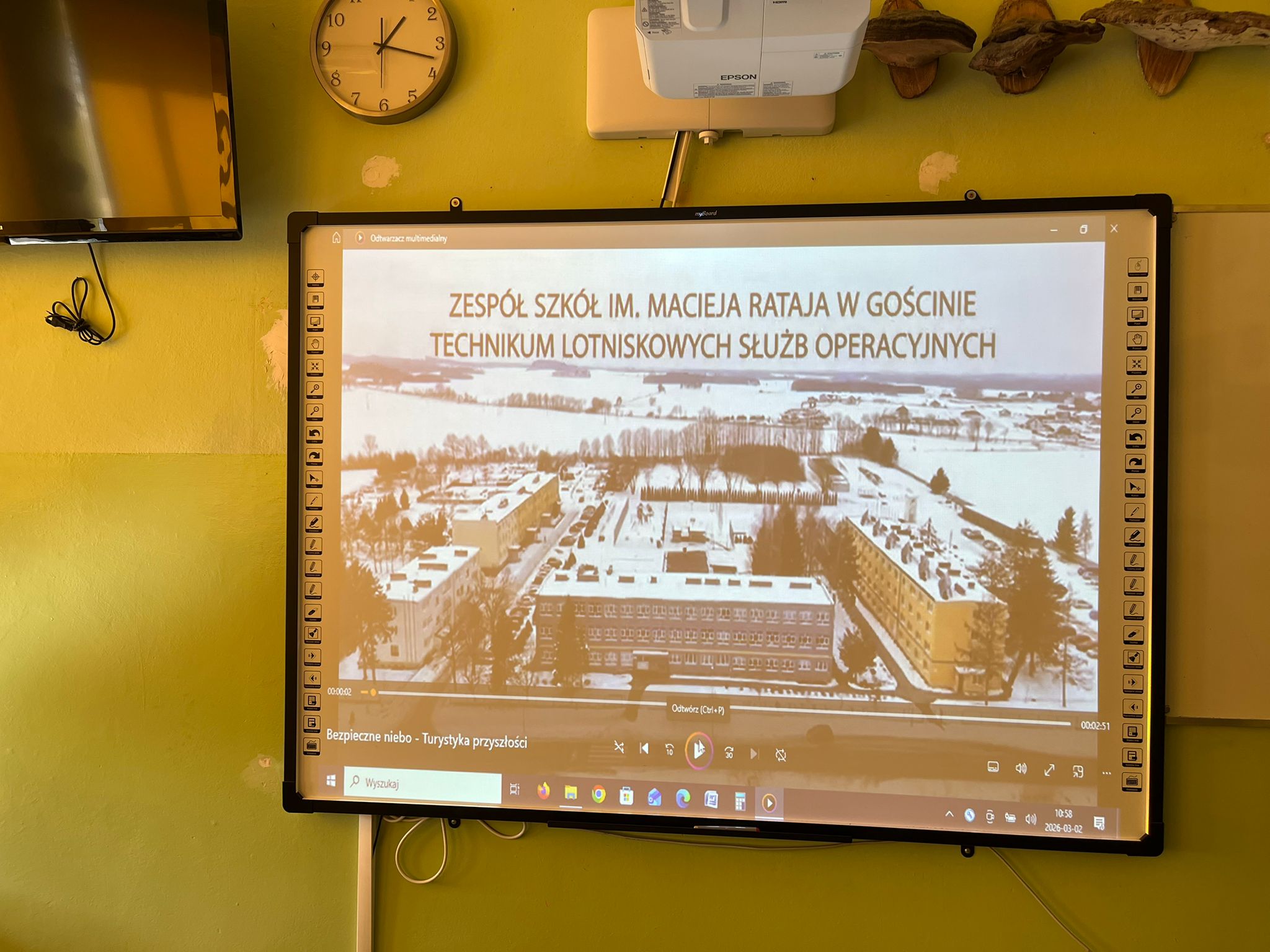 Spotkanie uczniów klas siódmej i ósmej z delegacją Zespołu Szkół im. M. Rataja w Gościnie